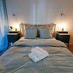 The Corner Luxe Apartment