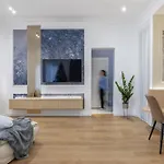 Holt Luxury Piata Romana 2Br Urban Sanctuary