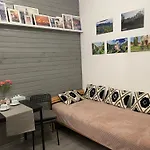 Old Town Impressionist Apartment