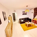 Downtown, Ideal For Longer Stays, Family Friendly Apartment - Nb73A