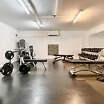 Mima Comfort, Free Guarded Private Parking And Gym