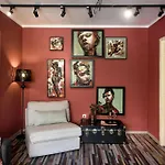 Downtown Oasis: Central Apartments With Cozy Charm