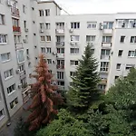 Calea Victoriei Peaceful Oasis Apartment