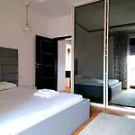 Classy Apartment With Parking In The City Center