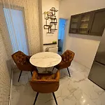 The Artist - Ultracentral Designer Apartment