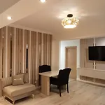 Elegant Suite - Titan Park