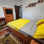 Cosy Apartment Close To City Center With Parking Lot