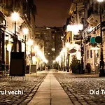 Old Town Impressionist Apartment