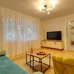 Quito Apartment - Stylish & Quiet