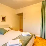 Quito Apartment - Stylish & Quiet
