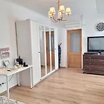 Petit Paris City Center Romexpo Therme Herastrau