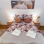 Ultracentral Golden Gatehouse 3 Bdrm