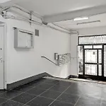Upscale Studio, Walking Distance From The Old Town