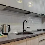 Chanttal Luxury - University