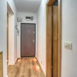 City Chic Retreat: Newly Renovated 1Br Apartment