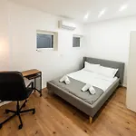 Ultracentral Spacious Apartment 4Br