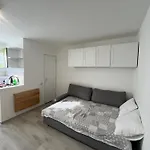 Small Studio Near The Metro Station