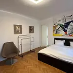 Victoriei Gateway Retreat