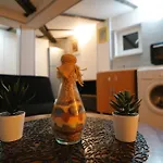 2-Room Cozy Retreat Near City Center