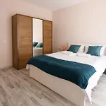 Coral Apartments Plaza