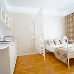 Elegant Central Studio - University Square