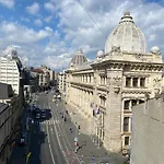 Old Town Overlooking - Vibrant 2Br Apartment