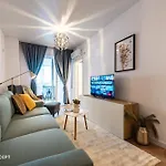 Central Residence Apartment 711