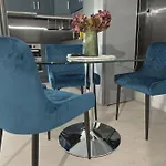Chic Apartment Near Therme And Airport