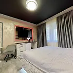 Nubia Studios & Spa