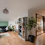 Downtown Home With Terrace By Urbanesq