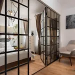 Downtown Home With Terrace By Urbanesq
