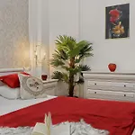 Sweet Luxury Three Rooms Apartment City Center Universitate