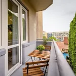 Central Retreat - Modern Accommodation On Magheru Blvd