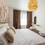 Central Spacious Apartment 1006
