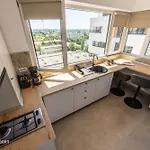 Central Spacious Apartment 1006
