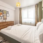 Central Spacious Apartment 513