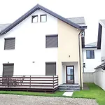 Mrs House 1