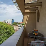 Holiday Apartments Piata Romana With Balcony