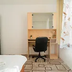 Rustic & Spacious 3Br Apartment