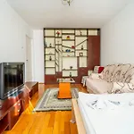 Rustic & Spacious 3Br Apartment