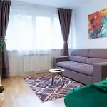Old Town Central Oasis - Secured Parking Nearby - Self Check In - Metro Station At 1Min