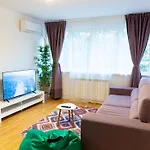 Old Town Central Oasis - Secured Parking Nearby - Self Check In - Metro Station At 1Min