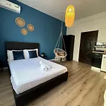 Central Studio Sapphire