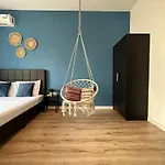 Central Studio Sapphire