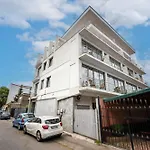Urban Elegance - Stylish Central Accommodation