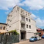 Urban Elegance - Stylish Central Accommodation
