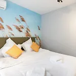 Turqoise 2Bdr Apartment