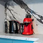 Turqoise 2Bdr Apartment