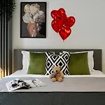 Ana - Cozy & Quiet Apt With Balcony & Garden View
