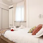 Lovely Victoriei Studio